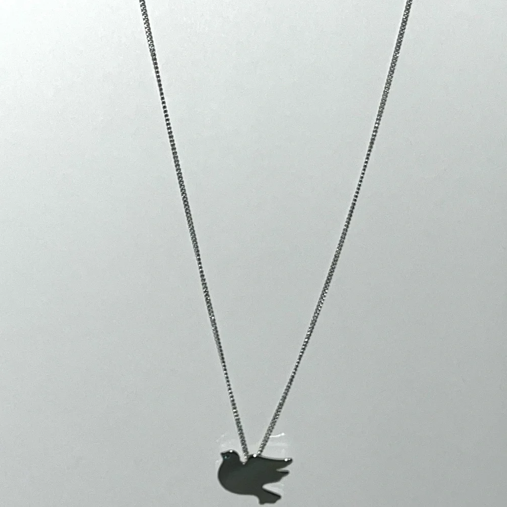 Vintage‎ Avon Silver Colored Dove Necklace